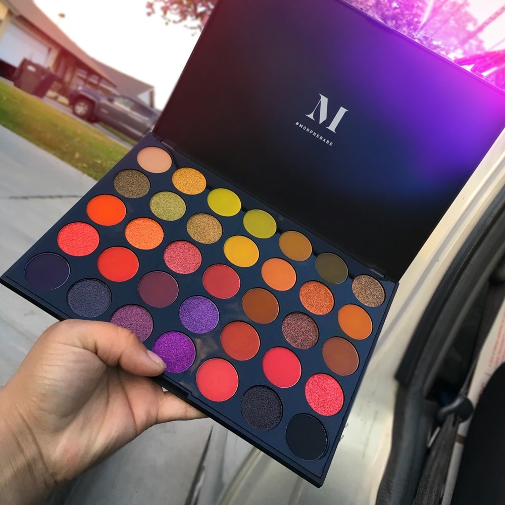 NIB Morphe eyeshadow palette